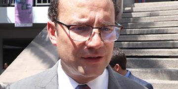 Xavier Nava solicita a AMLO reducción en los pagos de organismos operadores a la CFE