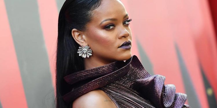 Rihanna da comida y refugio a víctimas de violencia durante pandemia