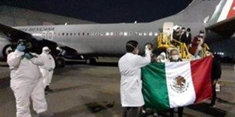 Regresan al país más de 8 mil mexicanos por Covid-19