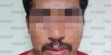 Sujeto golpea a mujer e intenta huir tomando de rehén a un niño