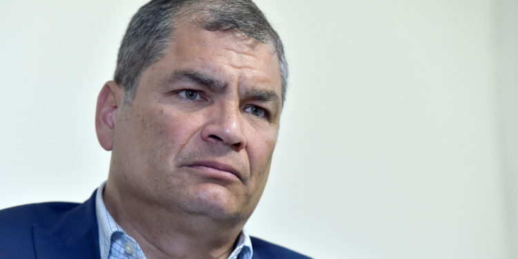 Sentencian a Rafael Correa a 8 años de prisión