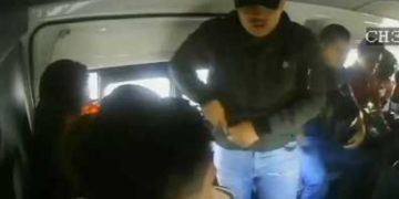 #VIDEO “La chamba es la chamba”, dice asaltante de combi en plena contingencia