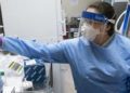 Autorizan pruebas caseras en EU para detectar coronavirus