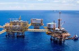 Campos prioritarios de Pemex incumplen meta de producción en marzo