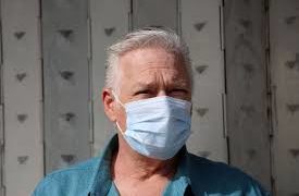 Coronavirus puede mantenerse hasta una semana en las mascarillas