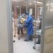 Abandonan a bebita; fue encontrada golpeada entre los escombros que había en una camioneta