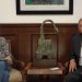 Festeja AMLO a niños con cuento de Tolstoi