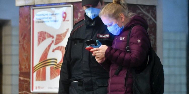 Rusia suma más de 93 mil personas infectadas de covid-19