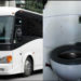 Ladrones intentan succionar diésel de un autobús, pero por error chupan el depósito del baño