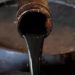 petróleo se eleva un 25% tras probable recorte de producción de Arabia Saudita y Rusia