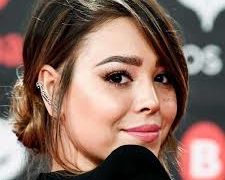 Danna Paola le hace competencia a Yanet García con foto en licras