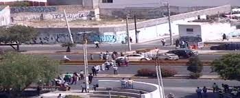 Policía municipal interviene para desbloqueo de manifestantes en Salvador Nava