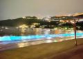 Playa de Acapulco con bioluminiscencia gracias a cuarentena