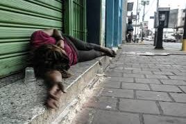 Le regalan un taco a indigente y muere al atragantarse