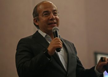 Felipe Calderón: El Gobierno tendrá que recurrir al endeudamiento, es lo correcto