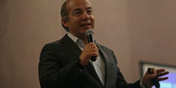 Felipe Calderón: El Gobierno tendrá que recurrir al endeudamiento, es lo correcto