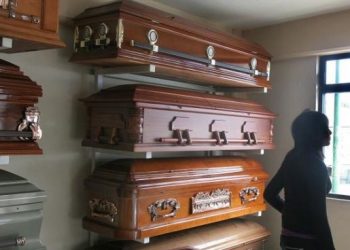 Funerarias “chafas” arriesgan a familiares de fallecidos por coronavirus