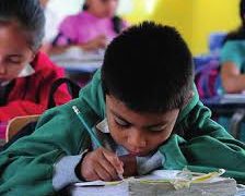 Sacrificar vacaciones de verano sería la manera de rescatar el ciclo escolar