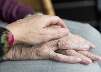 Pareja casada por 51 años, mueren por coronavirus