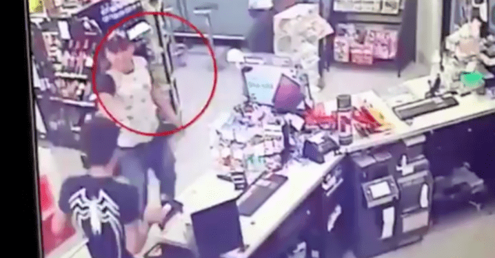 #Video Ladrón rocía ácido a sus víctimas para poder robar tiendas