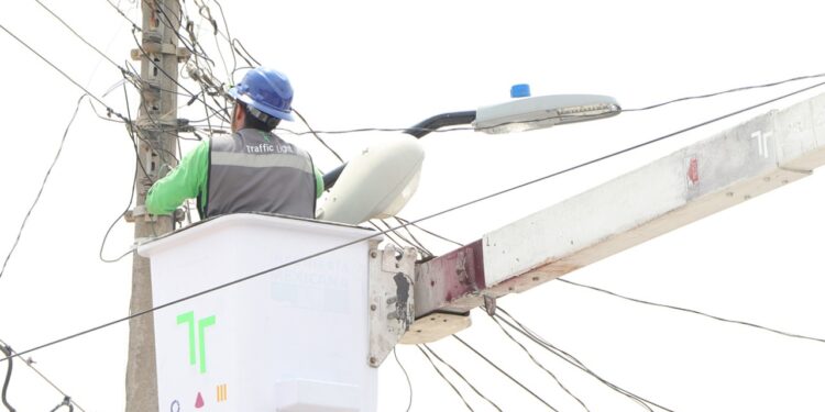 Modernización de alumbrado público llega a Terrero Sur