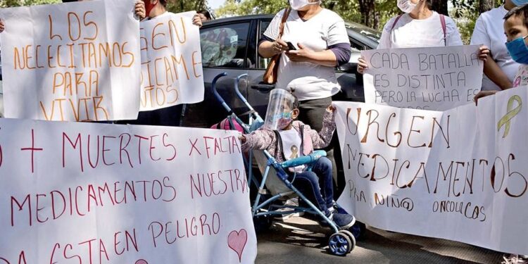 Alertan por desabasto de medicinas para niños con cáncer
