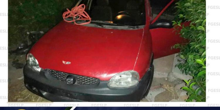 Menor de edad detenido en posesión de auto robado