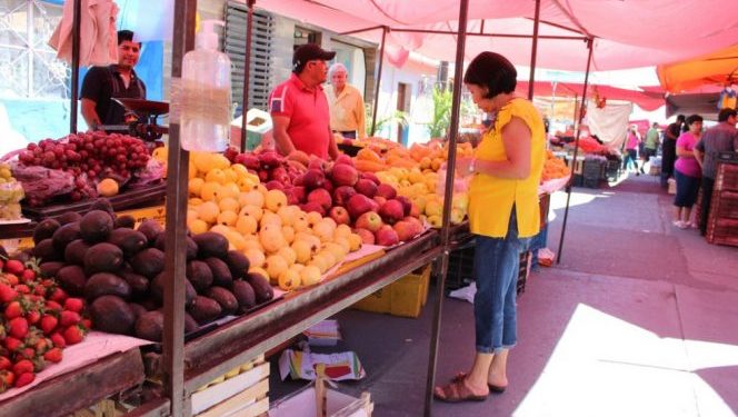 Comercio mantiene recorridos de vigilancia en tianguis para acatar medidas sanitarias