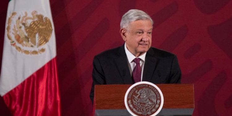 Planea gobierno federal semáforo para reapertura económica