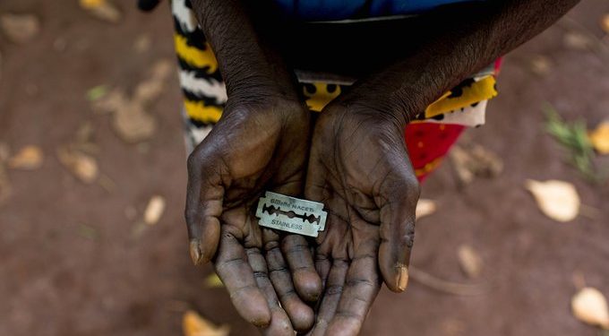 Histórico, Sudán prohíbe la mutilación genital femenina