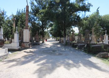 Panteones municipales se mantienen cerrados este 10 de Mayo