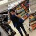 Luisa María Alcalde es captada en de compras sin cubrebocas
