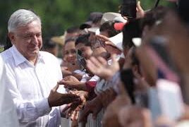 AMLO retomará giras una vez que se lo permitan autoridades de salud