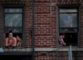 Nueva York se entretiene con un concurso de canto desde balcones