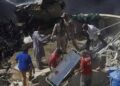 Se estrella avión en Pakistán; reportan más de 100 muertos