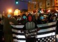 Continúan protestas tras asesinato de hombre negro a manos de policía en EU