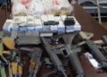 Aseguran a estadounidense en Nogales con 11 armas de fuego y 9 cargadores