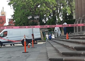 FGE investiga muerte de hombre fuera del Teatro de la Paz