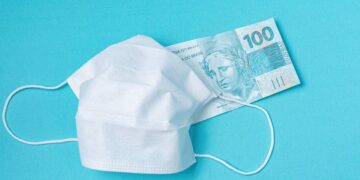 ¿Puede el coronavirus sobrevivir en billetes?