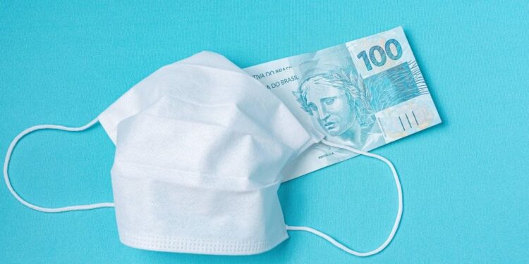 ¿Puede el coronavirus sobrevivir en billetes?