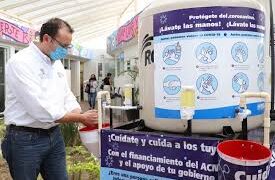 Se entregan lavabos portátiles para personas vulnerables