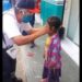 Golpean y bañan en cloro a paramédico que repartía cubrebocas en Guerrero