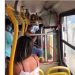#Video A patadas bajan a mujer de autobús por no usar cubrebocas