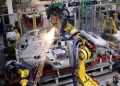 Industria automotriz tiene caídas históricas y pide reiniciar operaciones