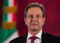 Estaban Moctezuma felicita a los maestros de México por su día