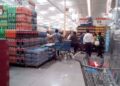 Gente de Cancún se pelea por cerveza en los supermercados