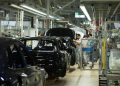 Se desploma 98% producción automotriz en México