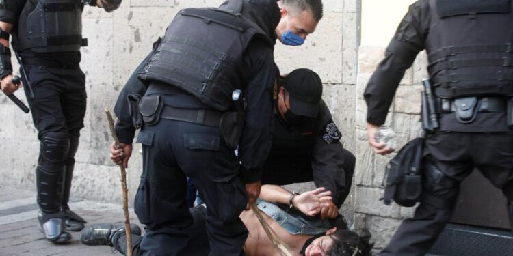 Los vamos a matar: Policía de Guadalajara al salir a reprimir protesta por Giovanni López