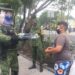 Sedena le da una sopresa al niño que cambia juguetes por despensa