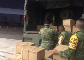Personal militar traslada medicamento al Hospital del Niño y La Mujer